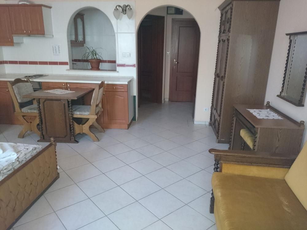 Hotel Happy Apartments บูดาเปสต์ ภายนอก รูปภาพ