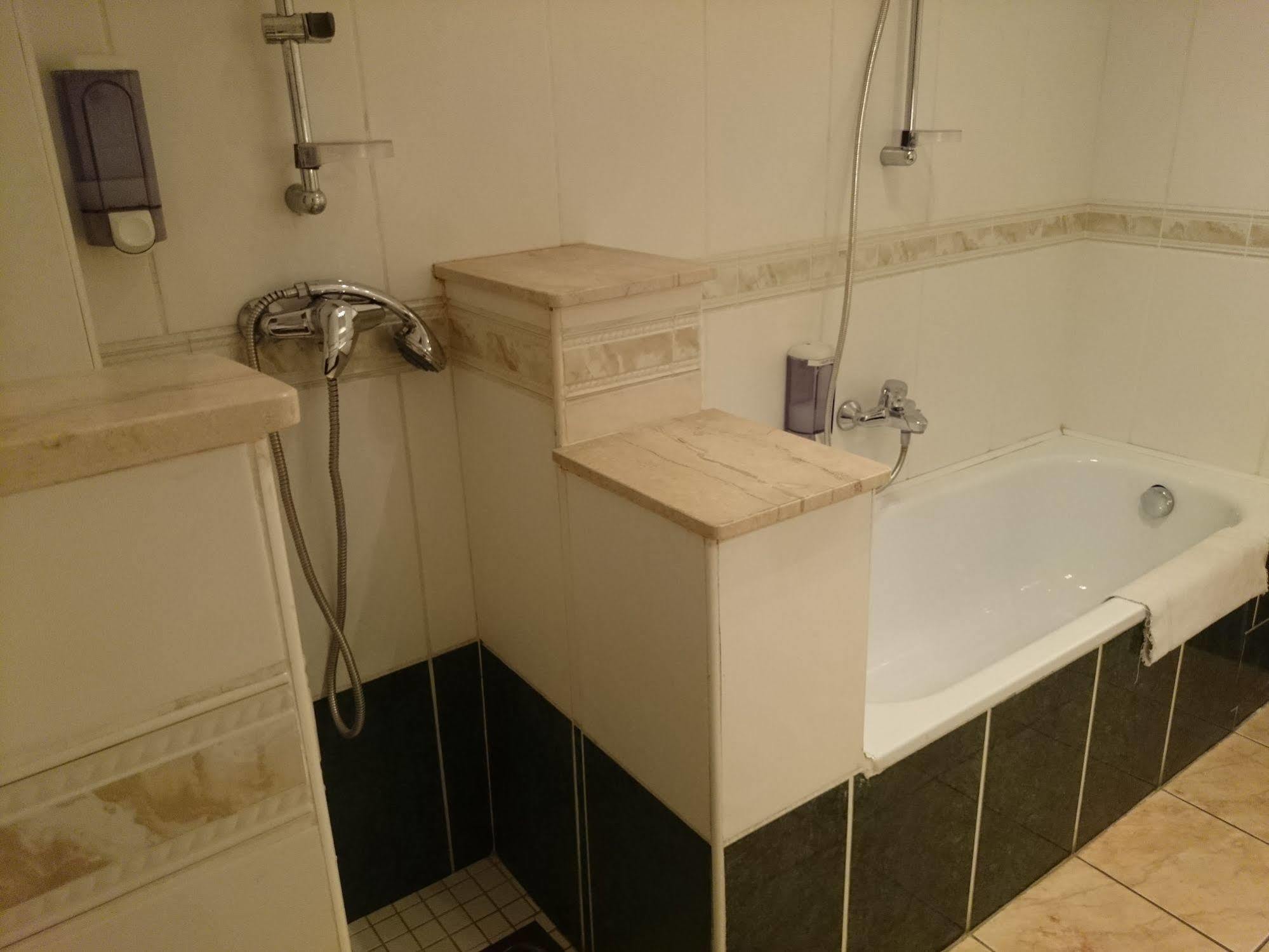 Hotel Happy Apartments บูดาเปสต์ ภายนอก รูปภาพ