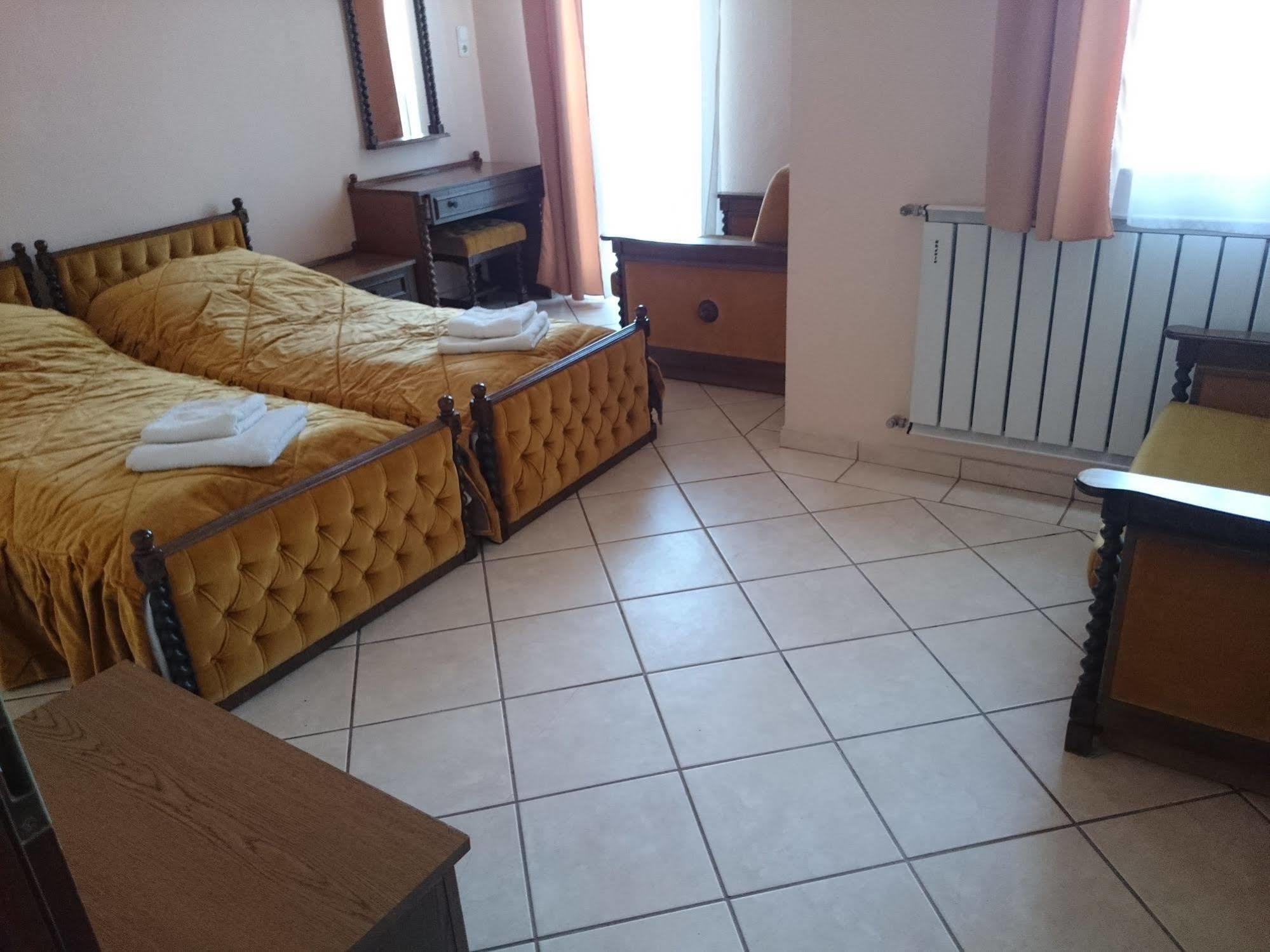 Hotel Happy Apartments บูดาเปสต์ ภายนอก รูปภาพ