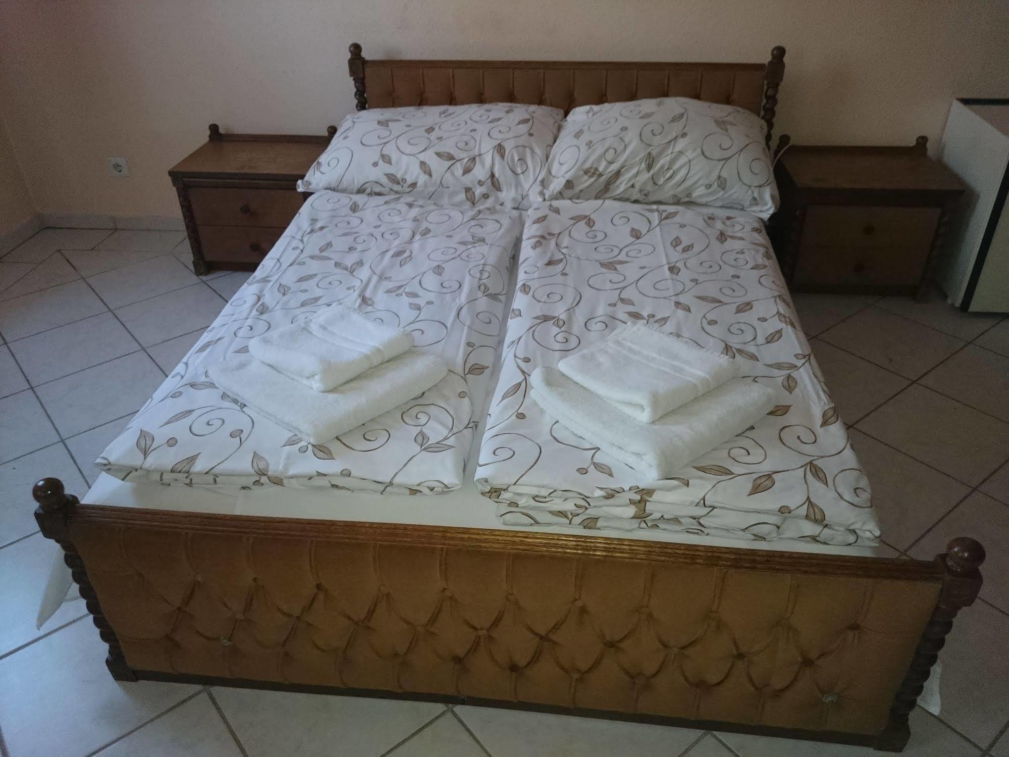 Hotel Happy Apartments บูดาเปสต์ ภายนอก รูปภาพ